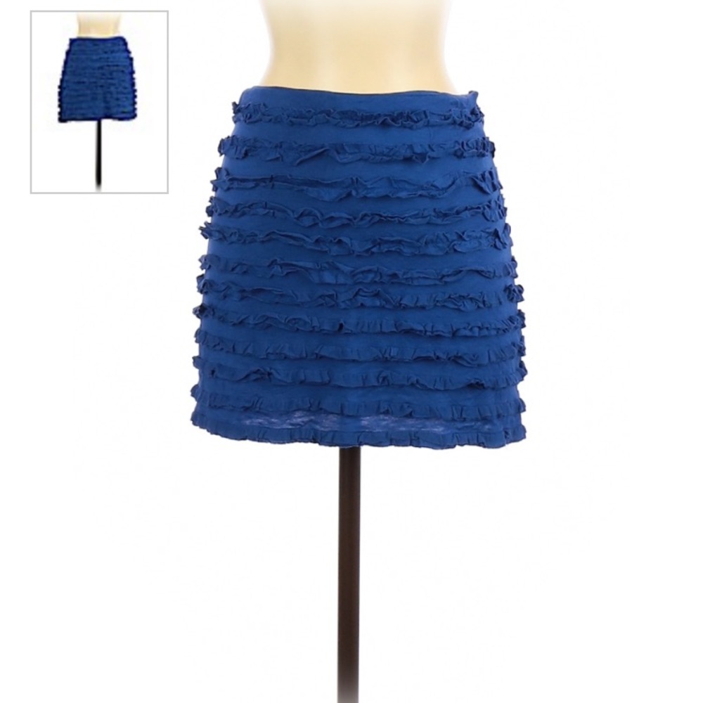 Casual mini skirt